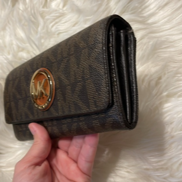 Michael kors purse and wallet set - Picture 16 of 16